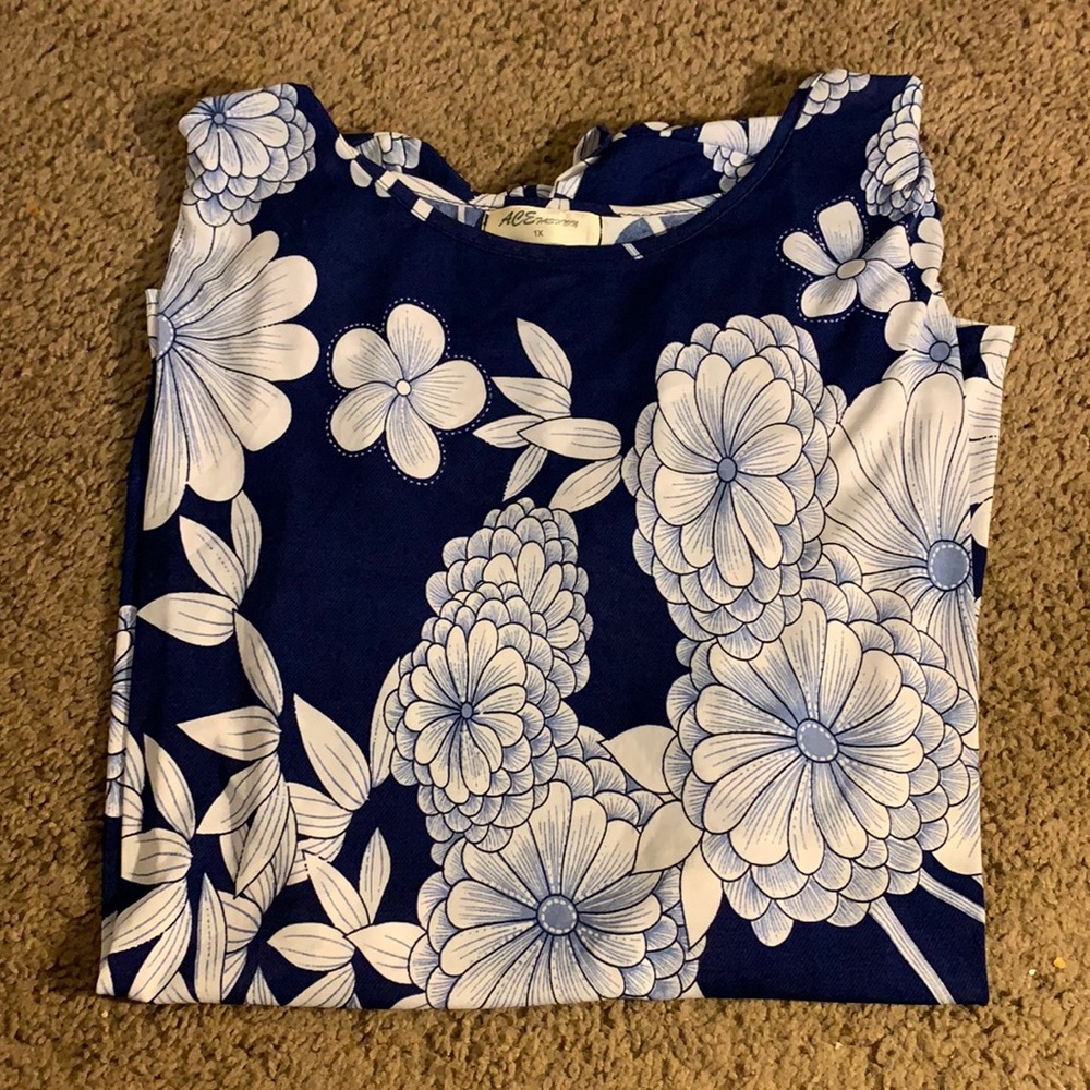 Women’s Flower Blouse - Size: 1x - Navy Blue